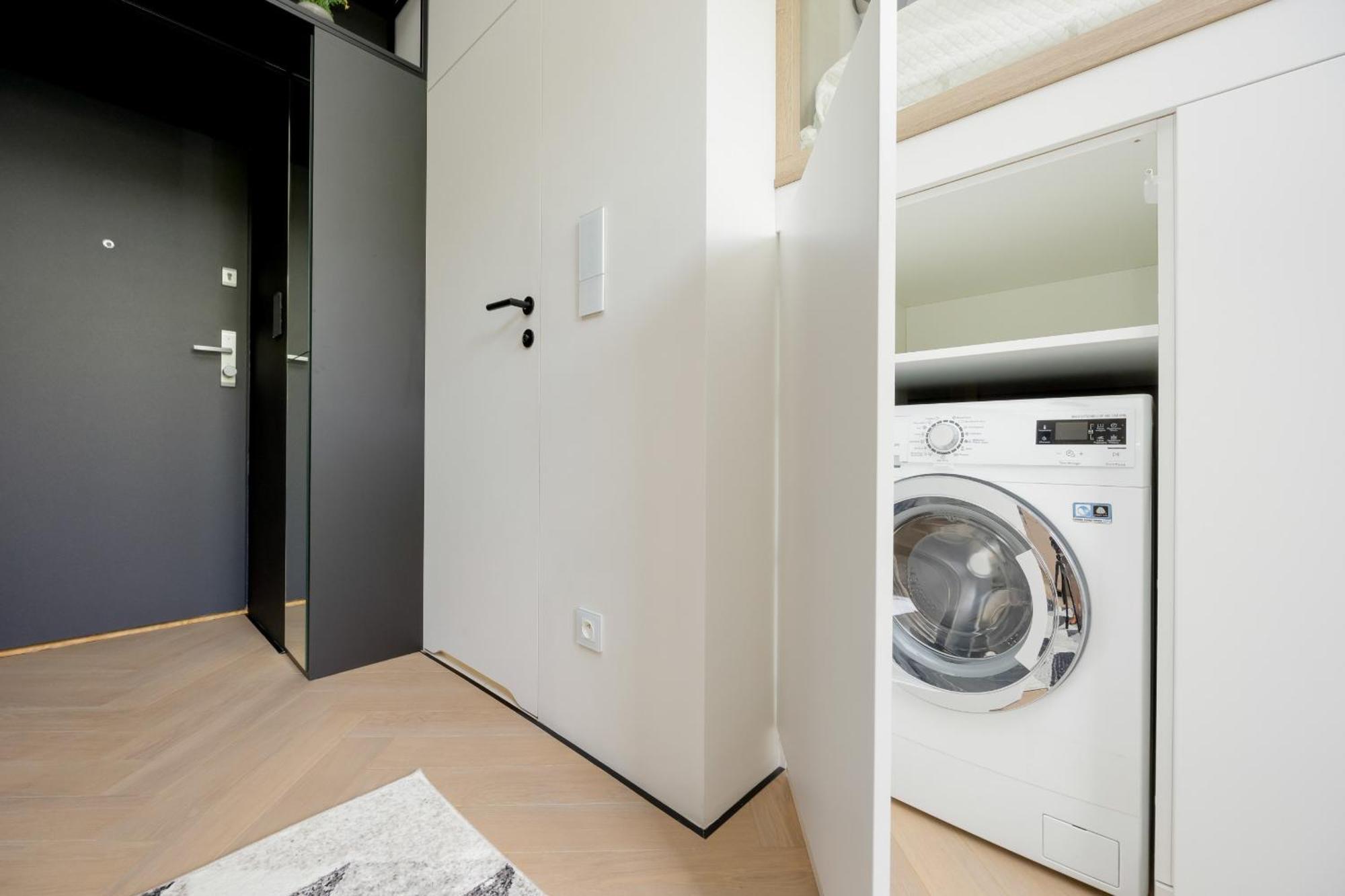 Przytulne Studio W Zielonej Okolicy Srodmiescia By Noclegi Renters 바르샤바 외부 사진